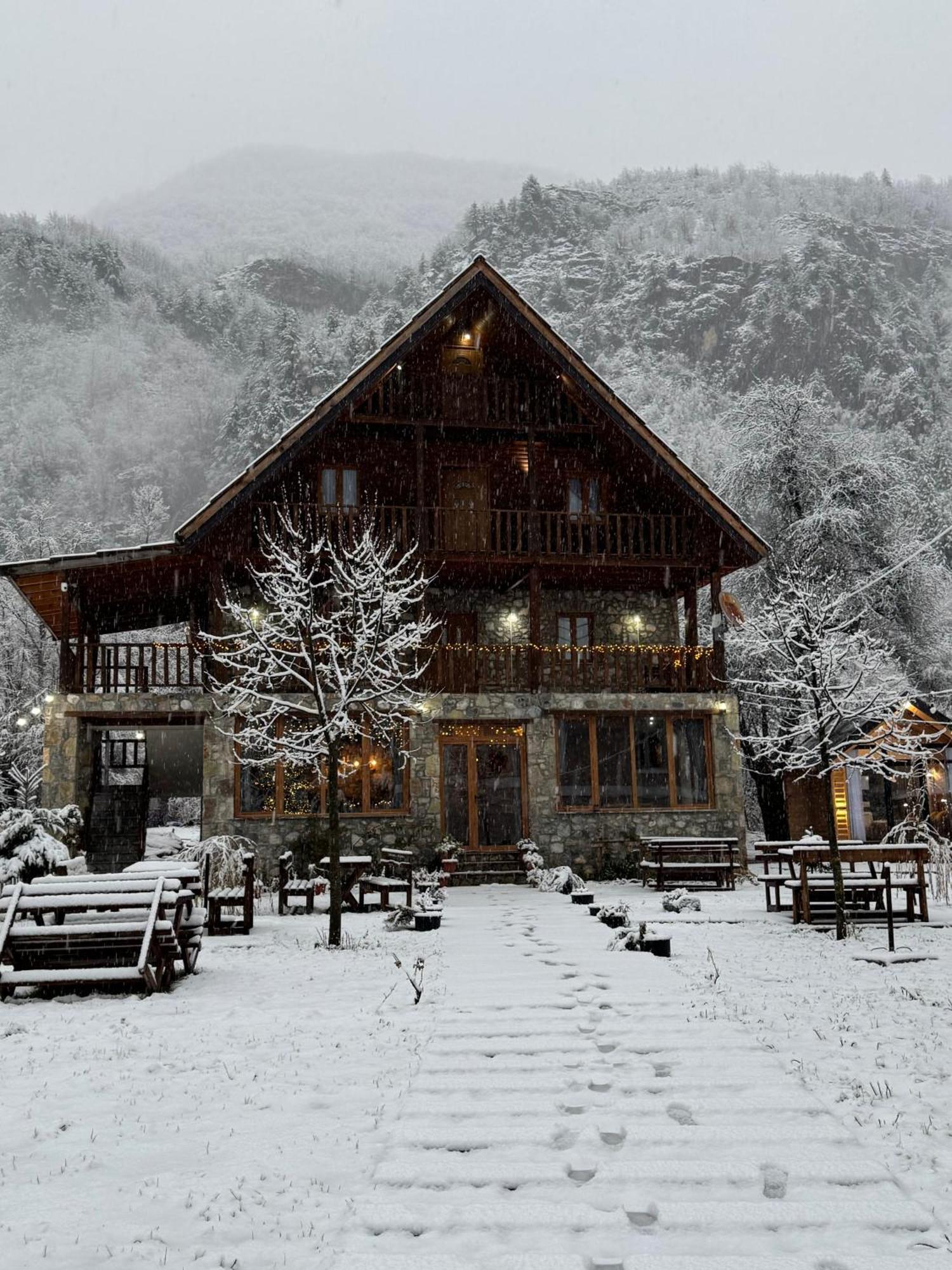 Alpinehouse Ξενοδοχείο Theth Εξωτερικό φωτογραφία